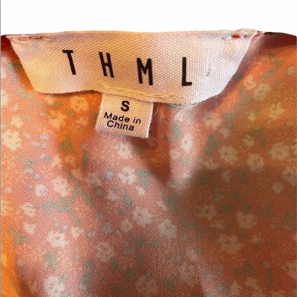 T H M L orange floral print button up top size S - Picture 3 of 4